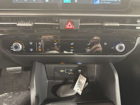 New 2026 Kia Sportage LX w/ LX Convenience Package image 23