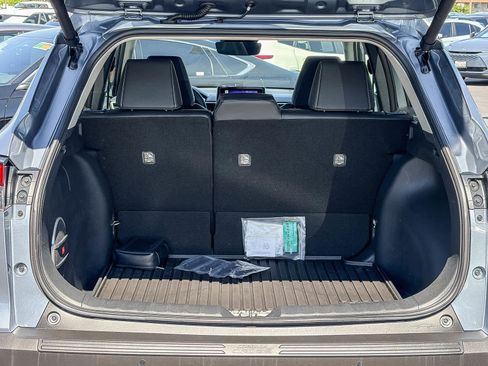 Used 2024 Toyota Corolla Cross XLE w/ Convenience Package image 26