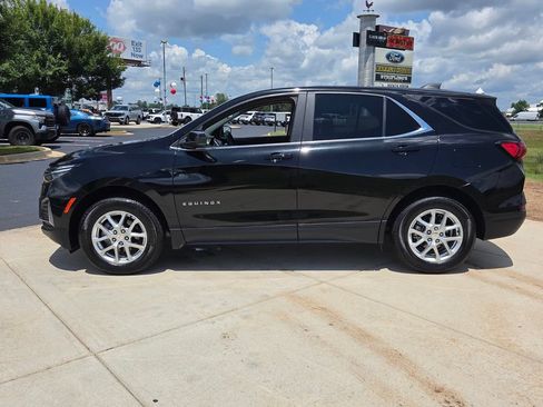 Used 2023 Chevrolet Equinox LT w/ Driver Convenience Package AWD/4WD image 2