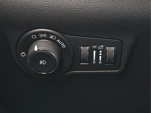 New 2026 Jeep Compass Limited image 17