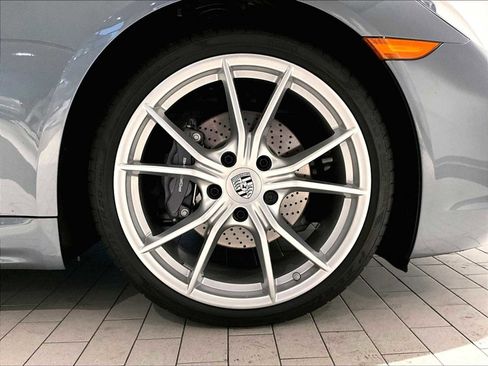 Used 2025 Porsche 718 Cayman w/ Premium Package image 14