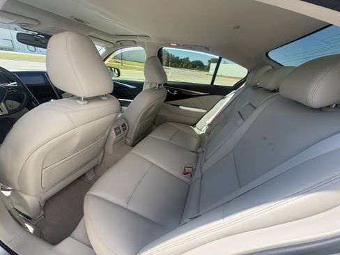 Used 2018 INFINITI Q50 Luxe w/ Essential Package (2.0T Luxe) RWD image 18