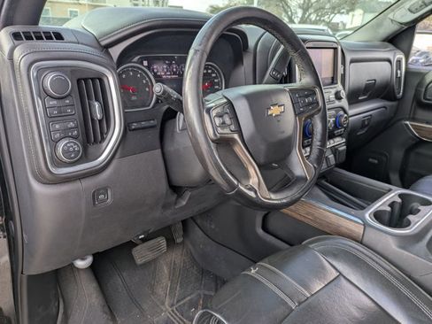 Used 2019 Chevrolet Silverado 1500 High Country w/ Technology Package image 9