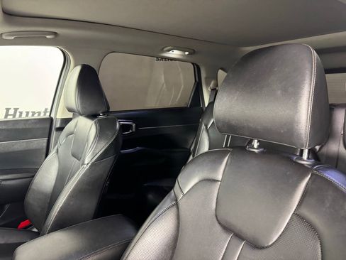 Used 2024 Kia Sorento S w/ Panoramic Sunroof Package image 11