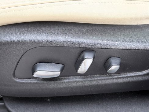 Used 2019 Cadillac XT5 Luxury image 28