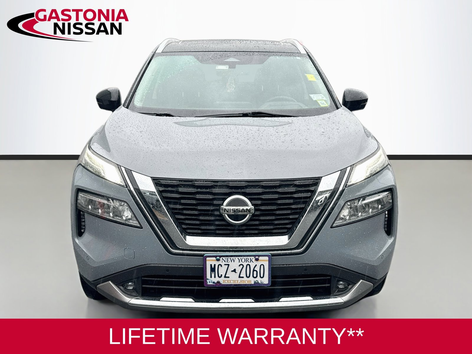 Used 2021 Nissan Rogue Platinum AWD/4WD image 2