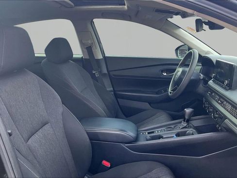 Used 2023 Honda Accord EX image 31