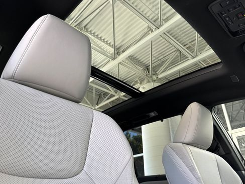 Certified 2026 Lexus TX 550h AWD Plug-In Hybrid w/ Technology Package image 21