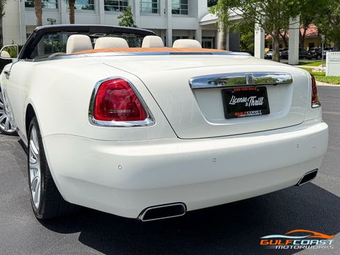 Used 2017 Rolls-Royce Dawn RWD image 52