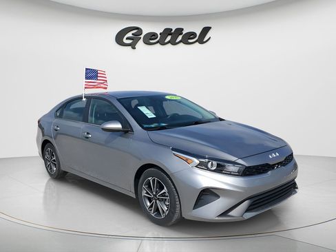 Used 2022 Kia Forte LXS FWD image 3