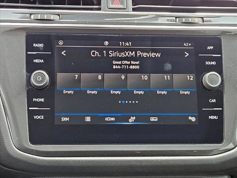 Used 2023 Volkswagen Tiguan SE w/ Panoramic Sunroof Package image 18