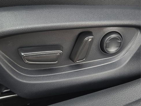 New 2026 Toyota Camry SE FWD image 19
