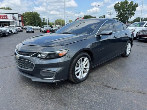 Used 2017 Chevrolet Malibu LT FWD image 1