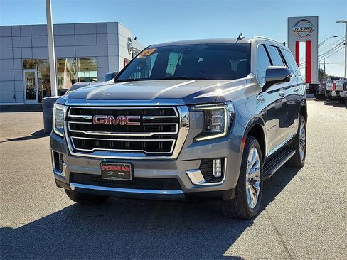 Used 2022 GMC Yukon SLT w/ SLT Luxury Package image 4