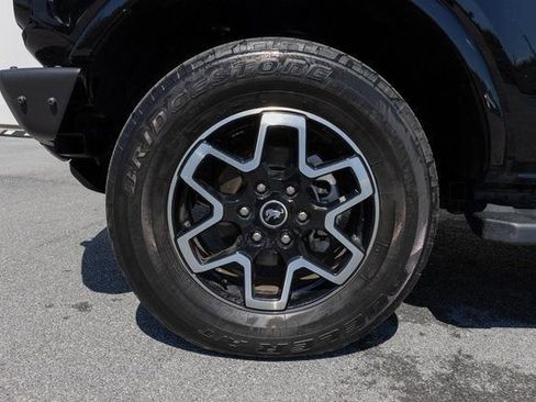 Used 2023 Ford Bronco Outer Banks image 5