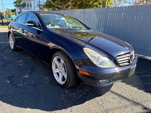Used 2006 Mercedes-Benz CLS 500 w/ Premium Pkg image 1