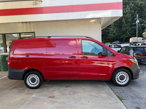 Used 2016 Mercedes-Benz Metris image 2