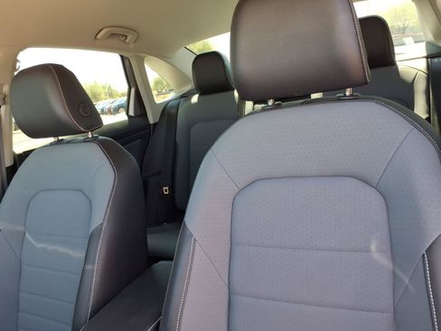 Certified 2025 Volkswagen Jetta SE FWD image 20