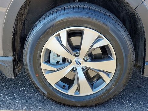 Used 2024 Subaru Ascent Premium image 7