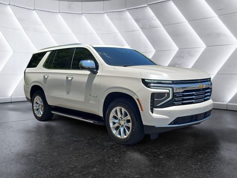 Used 2025 Chevrolet Tahoe Premier AWD/4WD image 7