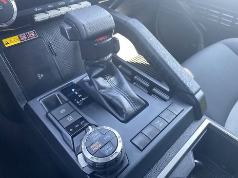 Used 2024 Toyota Tacoma TRD Off-Road w/ TRD Off Road Upgrade Package AWD/4WD image 19