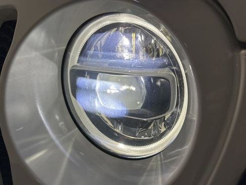 Used 2020 Jeep Wrangler Sport image 38