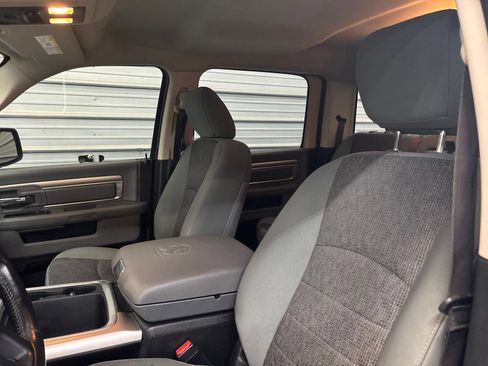 Used 2018 RAM 1500 SLT AWD/4WD image 11