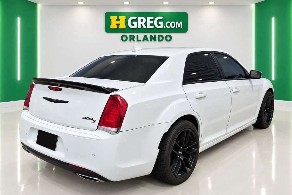 Used 2022 Chrysler 300 S RWD image 6