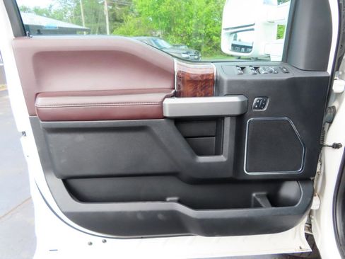 Used 2017 Ford F350 Platinum w/ Platinum Ultimate Package AWD/4WD image 28