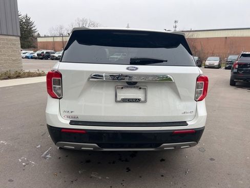 Used 2023 Ford Explorer XLT w/ Equipment Group 202A image 6