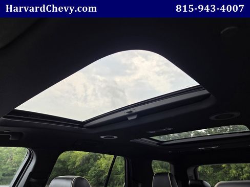 Used 2023 Chevrolet Traverse Premier AWD/4WD image 18