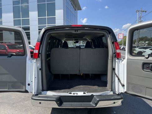 Used 2022 Chevrolet Express 2500 LS w/ Driver Convenience Package RWD image 9