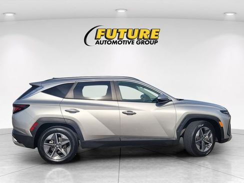 Used 2025 Hyundai Tucson SEL FWD image 3