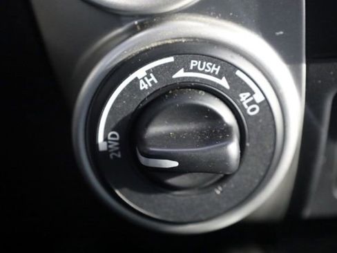 Used 2018 Nissan Titan PRO-4X w/ Pro-4x Convenience Package image 26