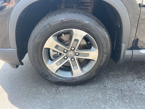 Used 2025 Honda Pilot EX-L image 10