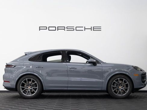 New 2026 Porsche Cayenne Coupe AWD/4WD image 8
