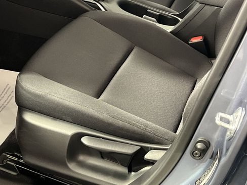 Used 2025 Toyota Corolla LE image 12