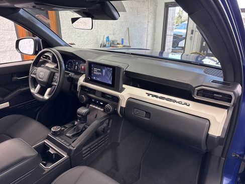 Certified 2024 Toyota Tacoma TRD Off-Road image 46