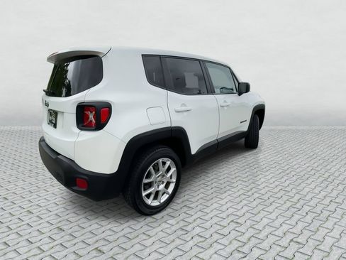 Used 2023 Jeep Renegade Latitude AWD/4WD image 8