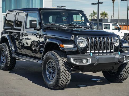 Used 2022 Jeep Wrangler Unlimited Sahara w/ Cold Weather Group image 3