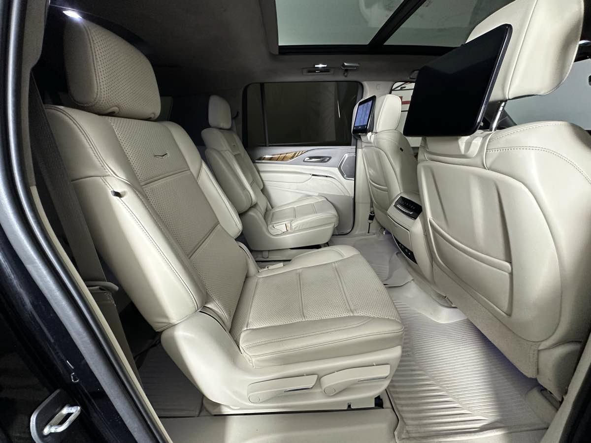 Used 2021 Cadillac Escalade ESV Sport Platinum AWD/4WD image 30