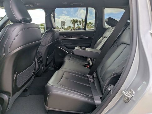 New 2026 Jeep Grand Cherokee Limited AWD/4WD image 14