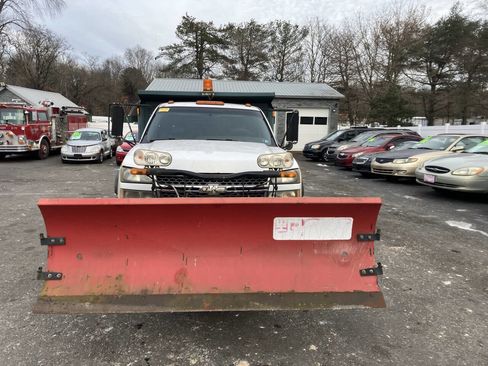 Used 2005 Chevrolet Silverado 3500 4x4 Regular Cab w/ Snow Plow Prep Package image 3