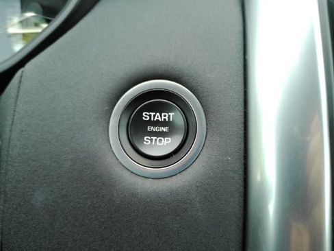 Used 2023 Land Rover Discovery S AWD/4WD image 49