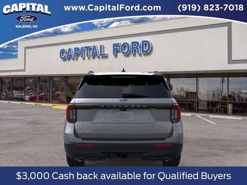 New 2026 Ford Explorer Active RWD image 5