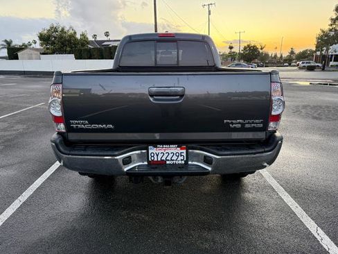Used 2011 Toyota Tacoma PreRunner w/ SR5 Pkg #2 w/JBL Audio image 12