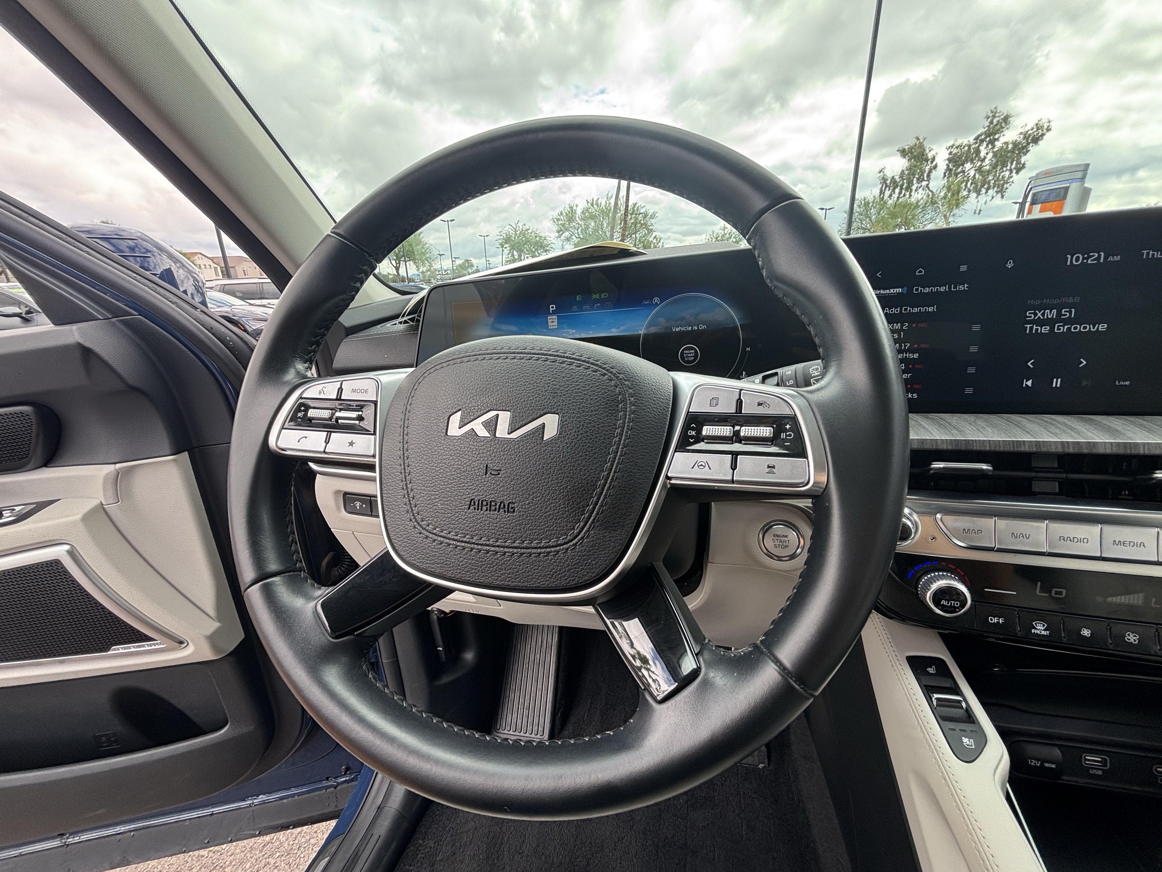 Certified 2024 Kia Telluride SX w/ Towing Package FWD image 25