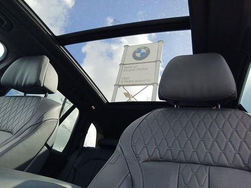Used 2025 BMW X5 xDrive50e image 30