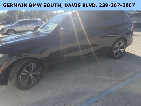 Certified 2022 BMW X7 M50i w/ Executive Package image 11