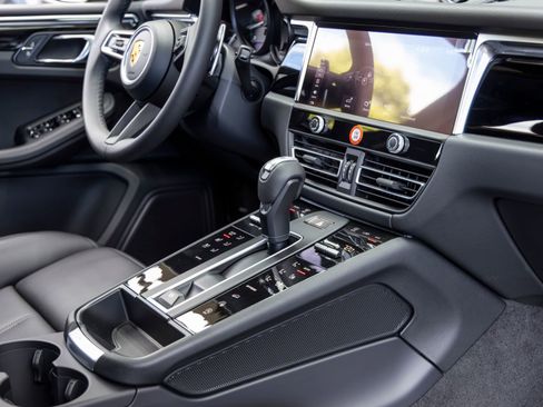 New 2026 Porsche Macan AWD/4WD image 55